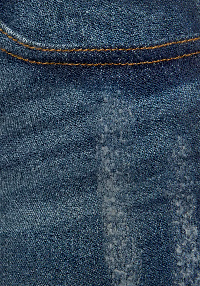 Buffalo Jeanshotpants »aus bequemer Baumwollware« mit Fransen am Saum, Shorts aus elastischer Baumwolle, Sommerhose
