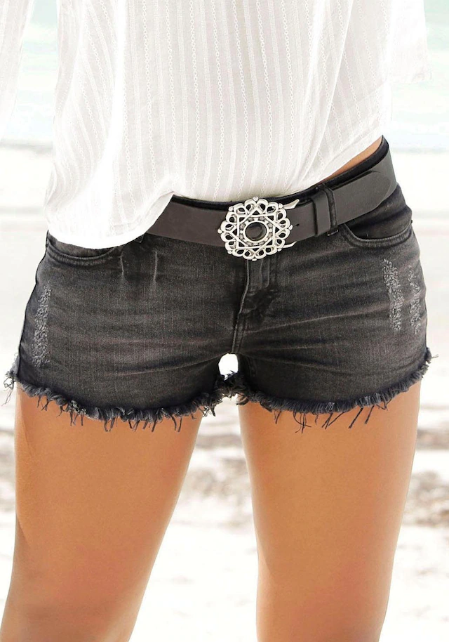 Buffalo Jeanshotpants »aus bequemer Baumwollware« mit Fransen am Saum, Shorts aus elastischer Baumwolle, Sommerhose