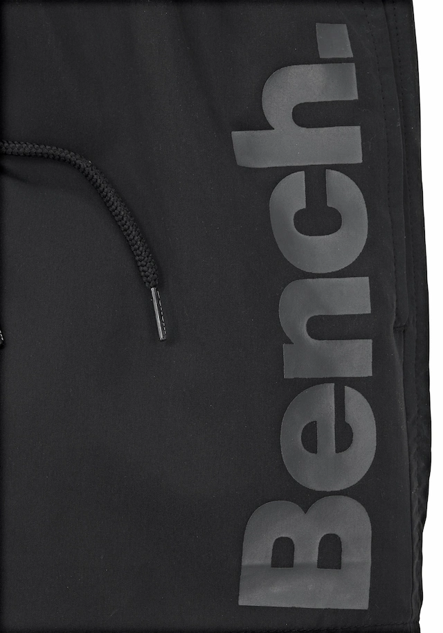 Bench. Badeshorts mit seitlichem Logoschriftzug