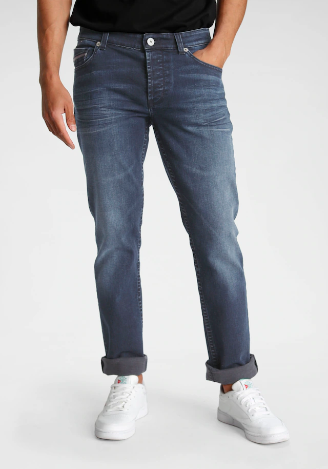 Bruno Banani Straight-Jeans »Dylan« gerade Beinform, Used-Waschung, niedrige Leibhöhe