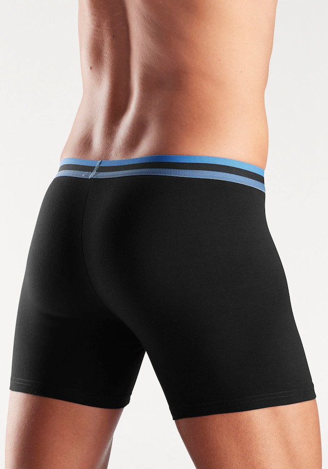 Bench. Langer Boxer Packung, 3 Stk. Unterhosen mit elastischem Bund und Logodruck auf dem Bein