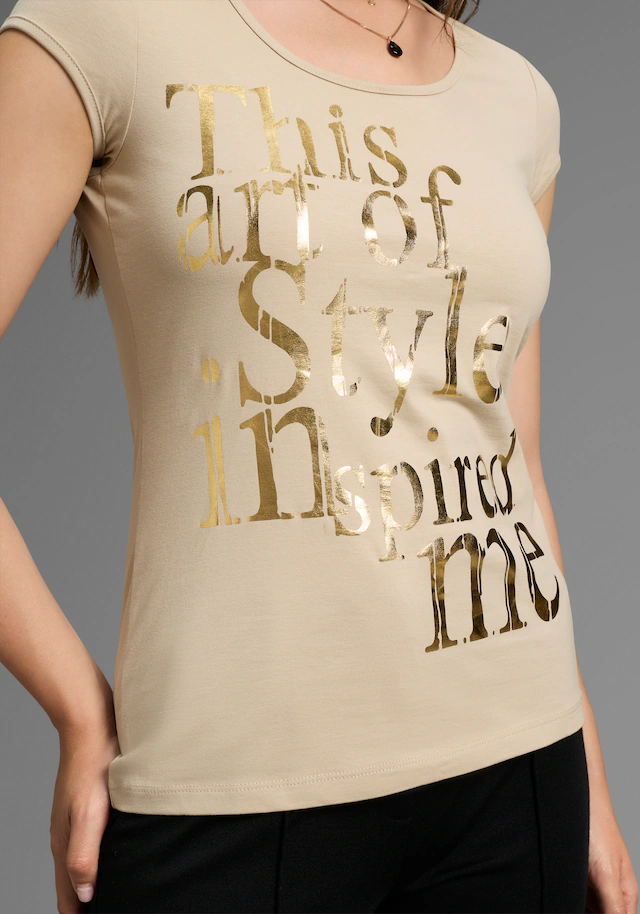 Laura Scott T-Shirt sehr figurbetonte Passform, mit Rundhalsausschnitt