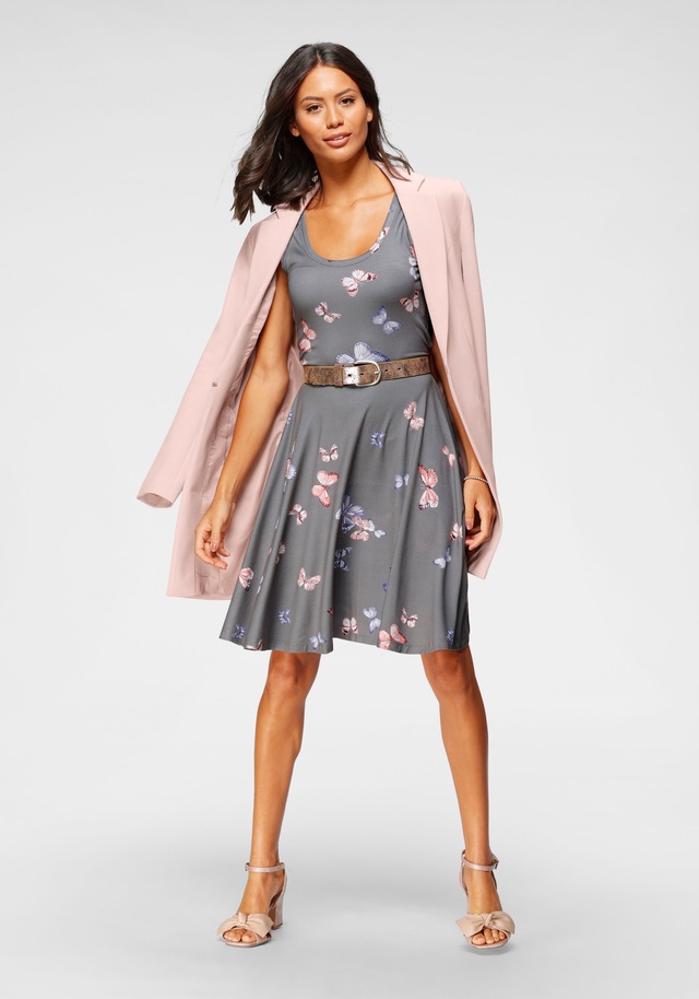 Laura Scott Sommerkleid figurbetonte Passform, femininer Stil, aus Viskosemischung