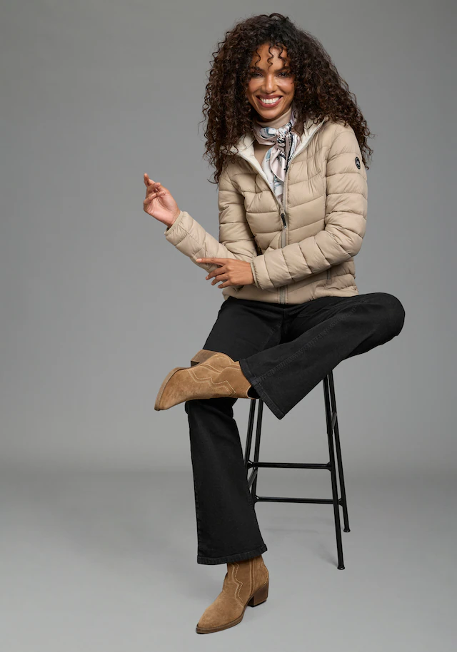 Polarino Steppjacke mit Kapuze Übergangsjacke für kühle Tage, aus leichtem Webmaterial