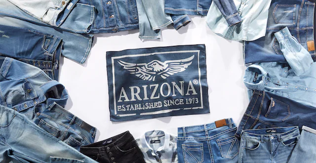 Arizona Bootcut-Jeans »Ultra-Stretch« normale Passform, Baby-Bootcut, Used-Look-Waschung