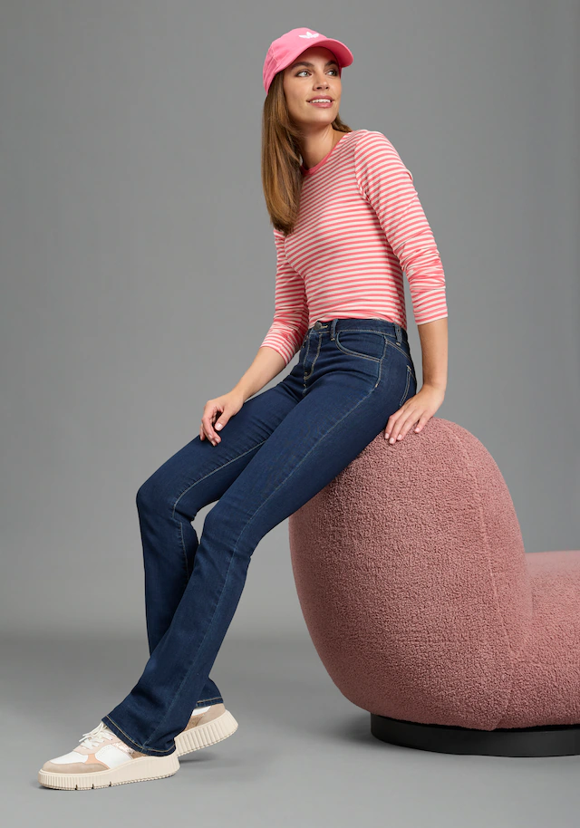 Arizona Bootcut-Jeans »Ultra-Stretch« normale Passform, Baby-Bootcut, Used-Look-Waschung