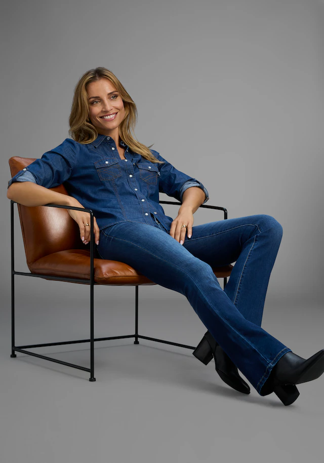 Arizona Bootcut-Jeans »Ultra-Stretch« normale Passform, Baby-Bootcut, Used-Look-Waschung