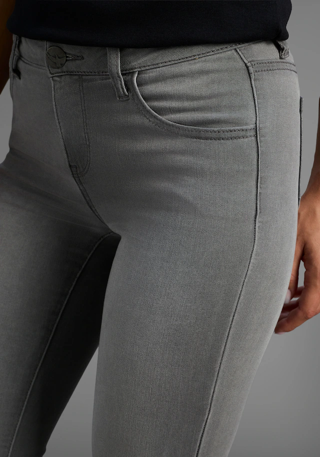 Arizona Bootcut-Jeans »Ultra-Stretch« normale Passform, Baby-Bootcut, Used-Look-Waschung
