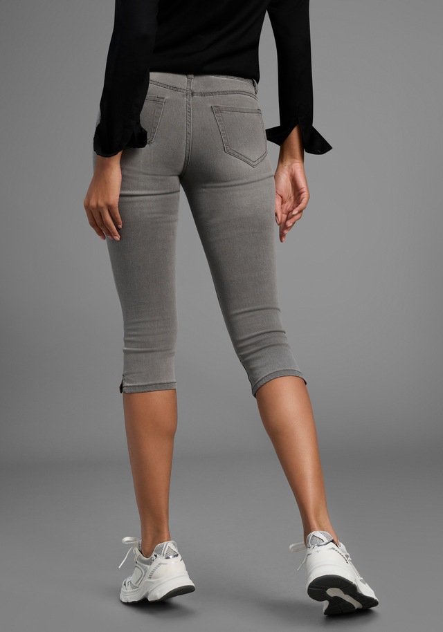 Arizona Caprijeans »Ultra-Stretch« extra-enger Schnitt, modischer Beinabschluss mit Schlitz