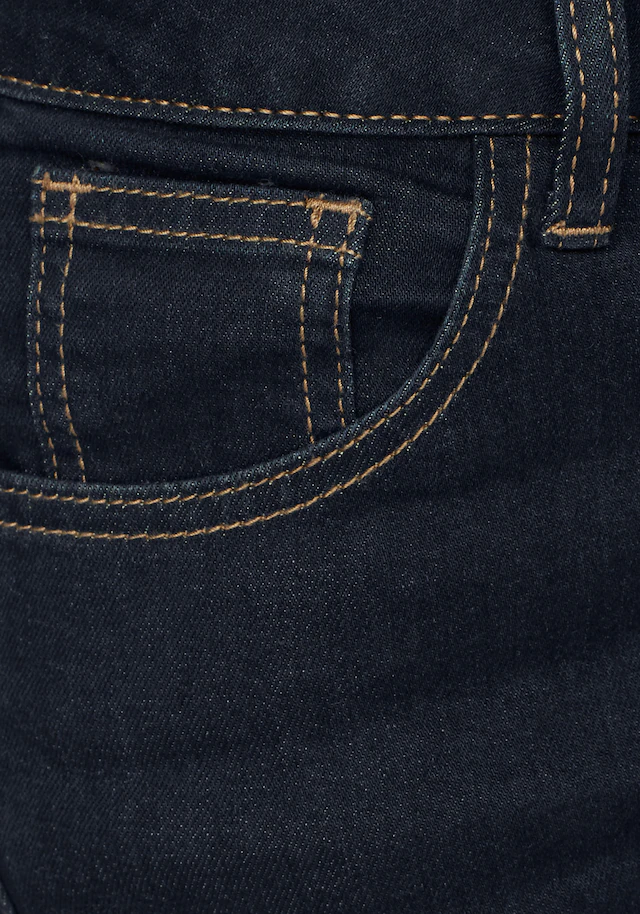 Arizona Caprijeans »Ultra-Stretch« extra-enger Schnitt, modischer Beinabschluss mit Schlitz