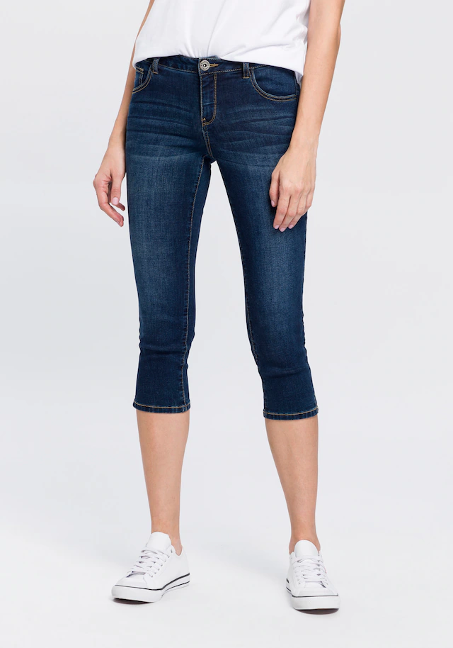 Arizona Caprijeans »Ultra-Stretch« extra-enger Schnitt, modischer Beinabschluss mit Schlitz