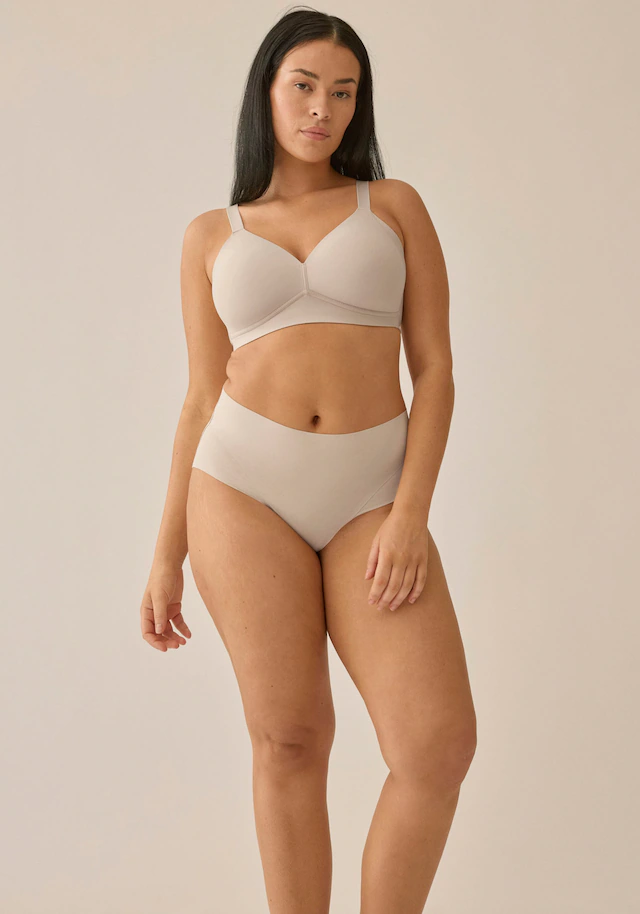 Naturana Soft-BH »Smoothing« flache nahtlose Abschlüsse, breites Unterbrustband, ohne Bügel, basic