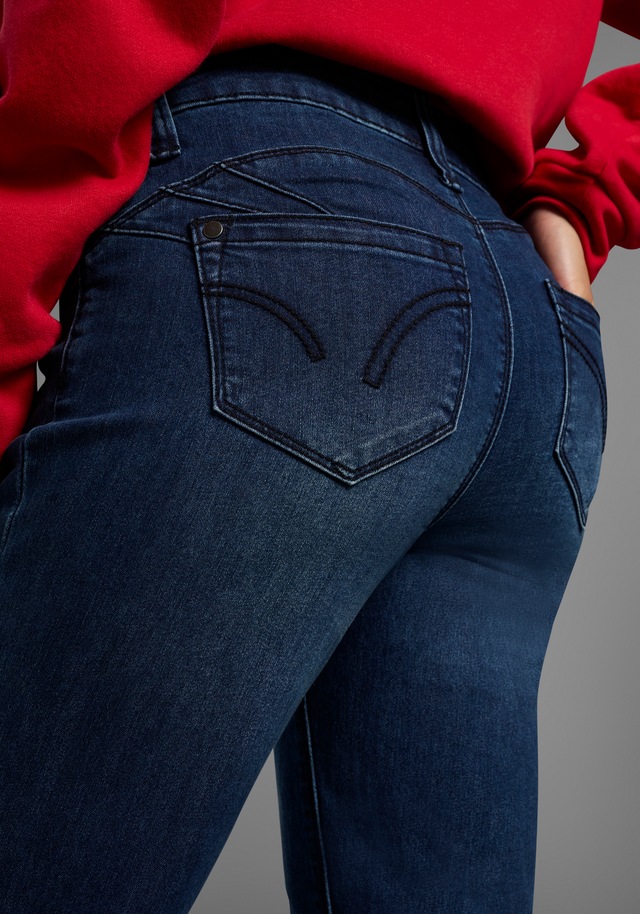 Arizona Bootcut-Jeans »Shaping« bootcut, Kontrastnähte, Used-Look-Waschung, niedrige Leibhöhe