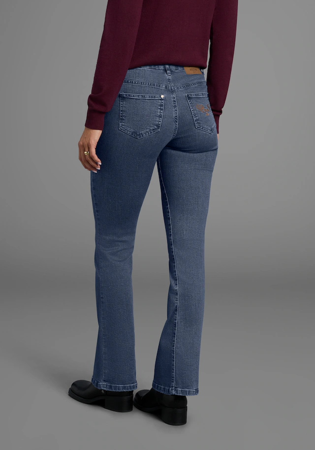 Arizona Bootcut-Jeans »Comfort-Fit« ausgestellte Beinform, mit Eingrifftaschen, High-Waist