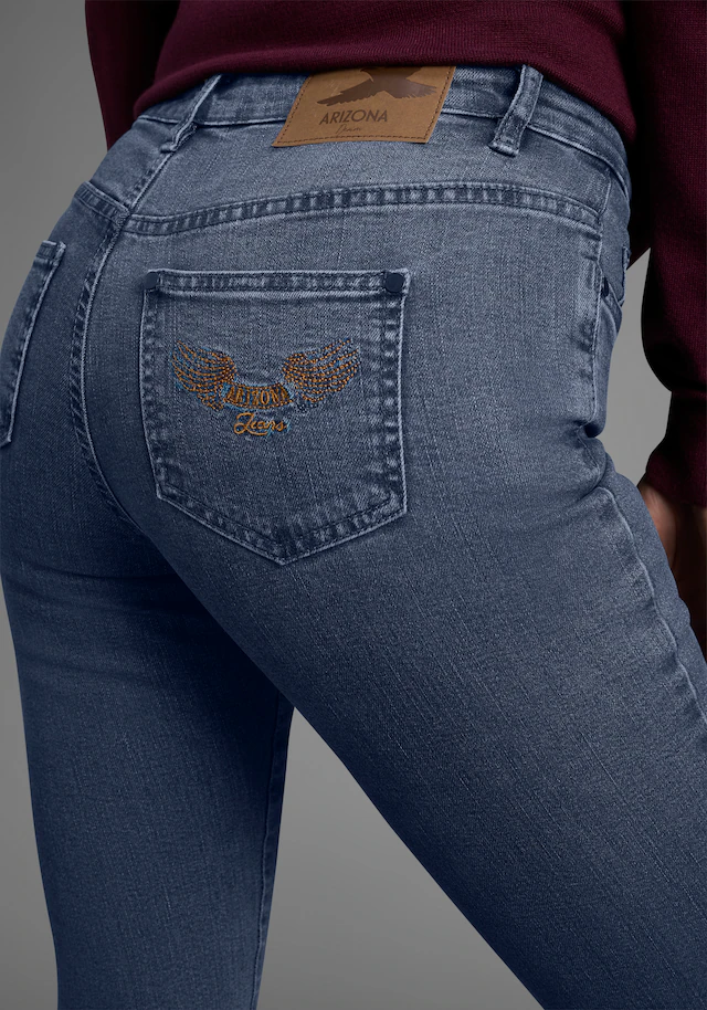 Arizona Bootcut-Jeans »Comfort-Fit« ausgestellte Beinform, mit Eingrifftaschen, High-Waist