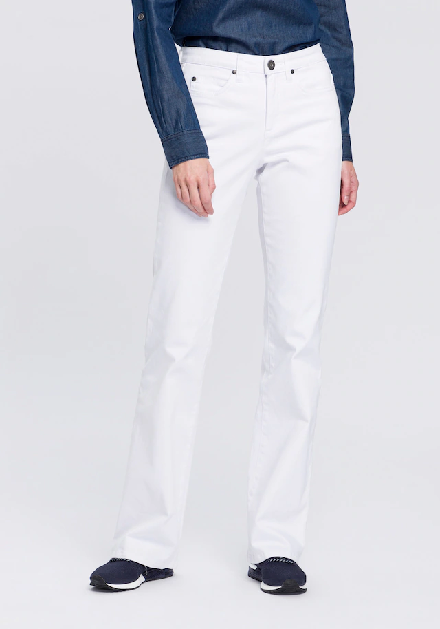 Arizona Bootcut-Jeans »Comfort-Fit« ausgestellte Beinform, mit Eingrifftaschen, High-Waist