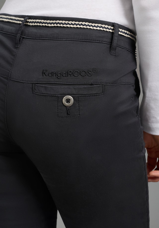 KangaROOS Chinohose in schmaler Form, mit Kordel zu binden