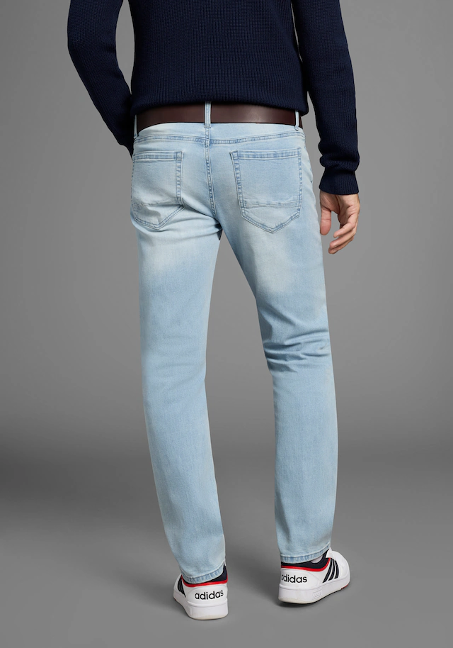 Bruno Banani Straight-Jeans »Hutch« gerade geschnittenes Bein, niedrige Leibhöhe, reguläre Passform