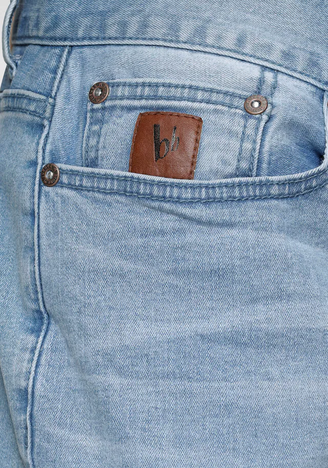 Bruno Banani Straight-Jeans »Hutch« gerade geschnittenes Bein, niedrige Leibhöhe, reguläre Passform