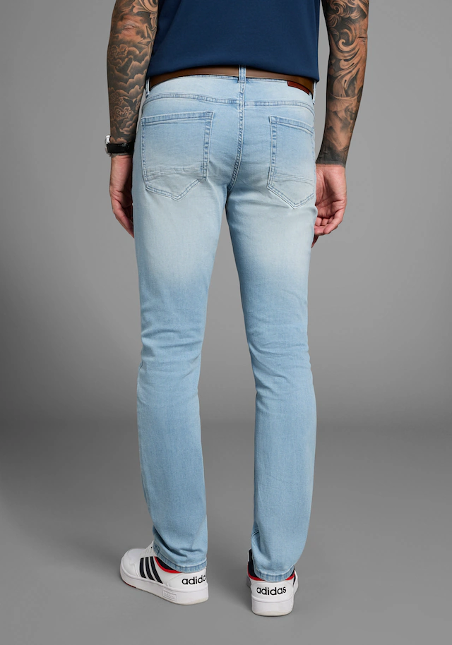 Bruno Banani Straight-Jeans »Hutch« gerade geschnittenes Bein, niedrige Leibhöhe, reguläre Passform