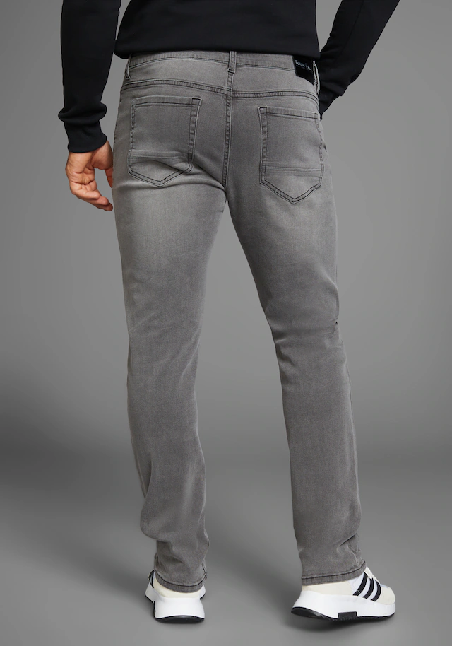 Bruno Banani Straight-Jeans »Hutch« gerade geschnittenes Bein, niedrige Leibhöhe, reguläre Passform