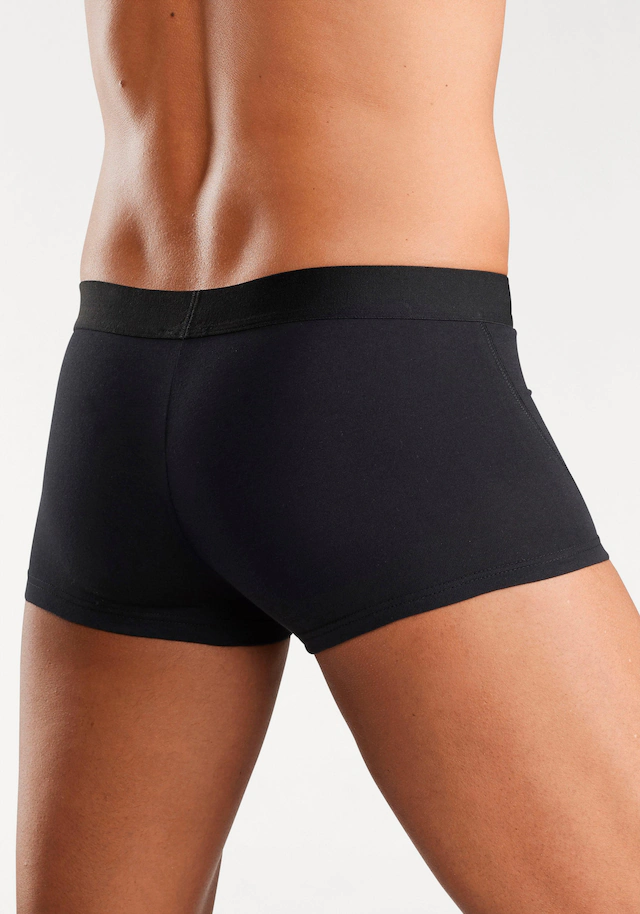Bruno Banani Hipster Packung, 4 Stk. knapp sitzende Boxershorts mit Logo Webbund aus Baumwollmischung