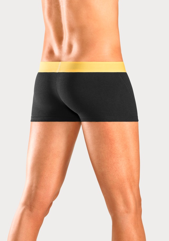 Bruno Banani Hipster Packung, 4 Stk. knapp sitzende Boxershorts mit Logo Webbund aus Baumwollmischung