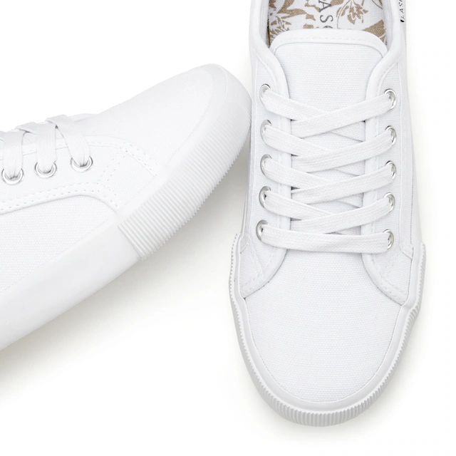 LASCANA Sneaker aus Textil, Schnürhalbschuh, Freizeitschuh, Turnschuh
