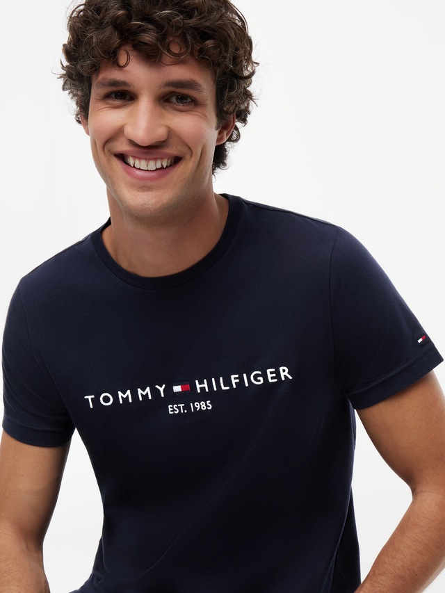 Tommy Hilfiger T-Shirt »TOMMY FLAG HILFIGER TEE« aus Bio-Baumwolle, Regular Fit