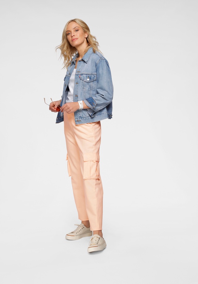 Levi's® V-Shirt »Perfect Tee« mit kleinem Batwing- Logo