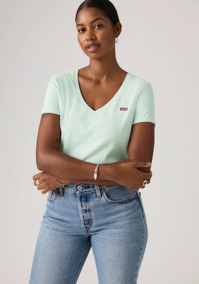 Levi's® V-Shirt »Perfect Tee« mit kleinem Batwing- Logo