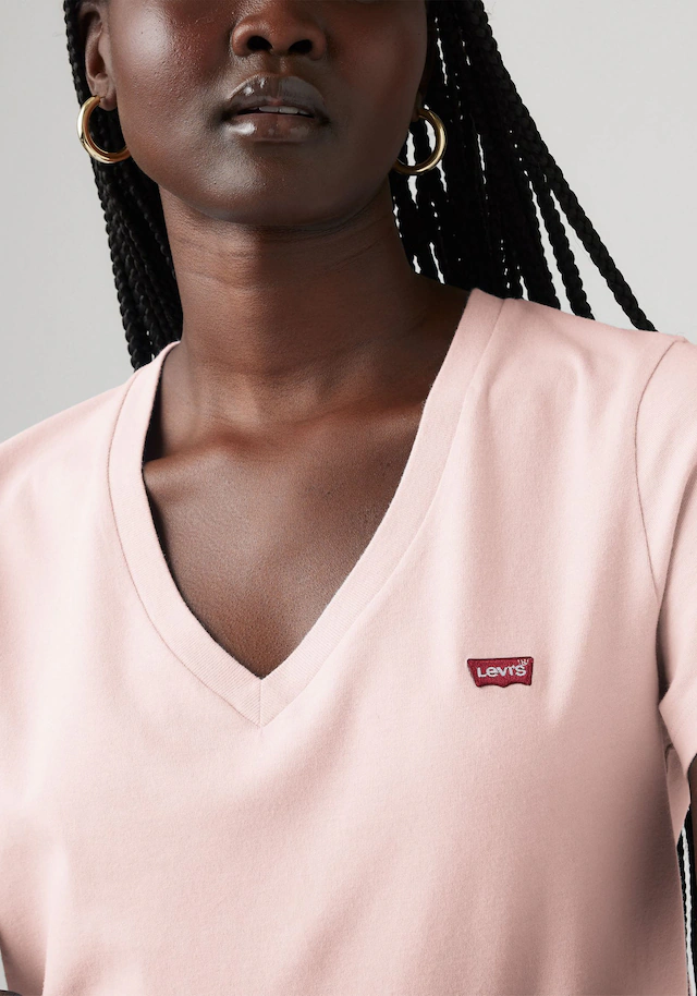 Levi's® V-Shirt »Perfect Tee« mit kleinem Batwing- Logo