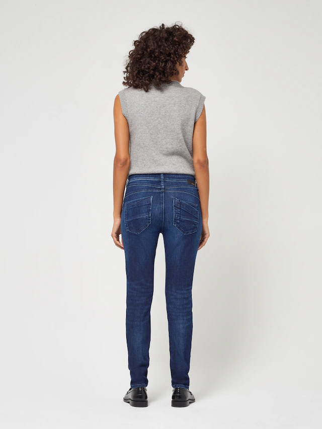 GANG Relax-fit-Jeans »94AMELIE« mit doppelter rechter Gesäßtasche
