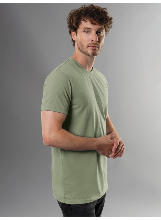 Trigema T-Shirt »TRIGEMA Slim Fit T-Shirt aus DELUXE Baumwolle« 1