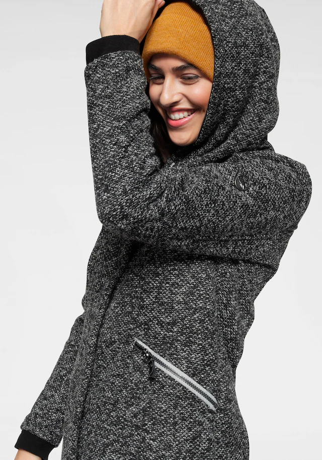 Polarino Strickmantel atmungsaktiv und wärmeisolierend. Strickoptik außen, Fleece innen.