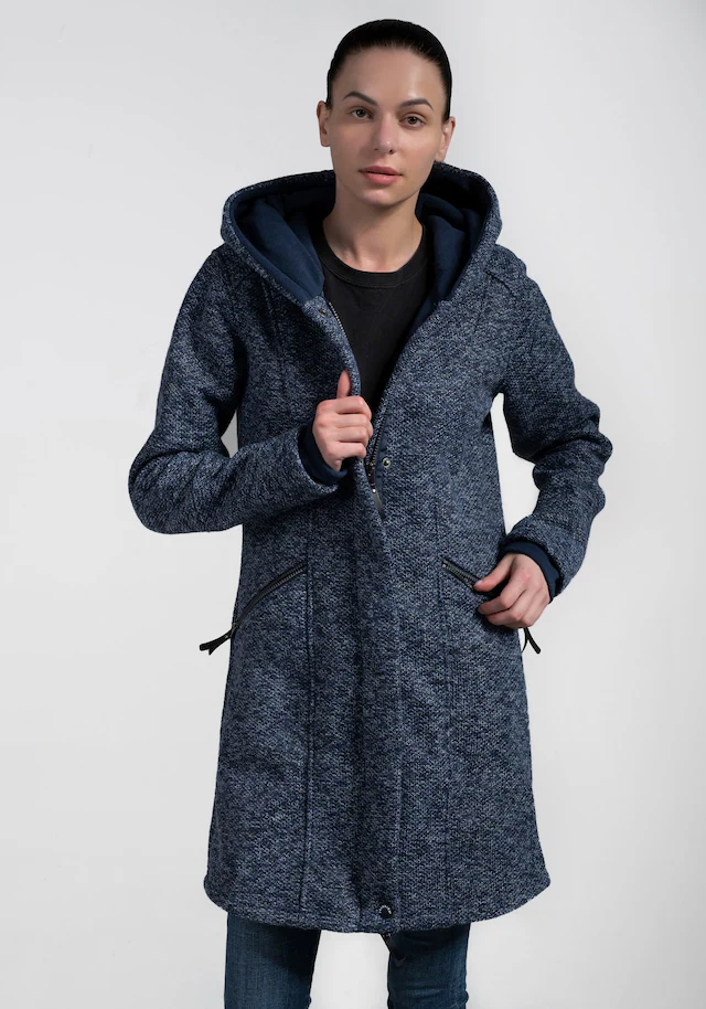 Polarino Strickmantel atmungsaktiv und wärmeisolierend. Strickoptik außen, Fleece innen.