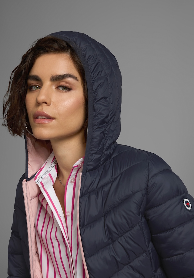 KangaROOS Steppjacke mit Kapuze mit kontrastfarbenen Details Übergangsjacken