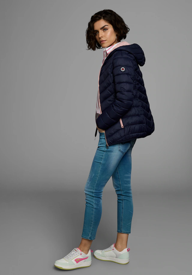KangaROOS Steppjacke mit Kapuze mit kontrastfarbenen Details Übergangsjacken