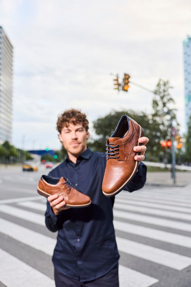 Rieker Schnürschuh mit modischen Ziernähten, Freizeitschuh, Halbschuh, Schnürschuh
