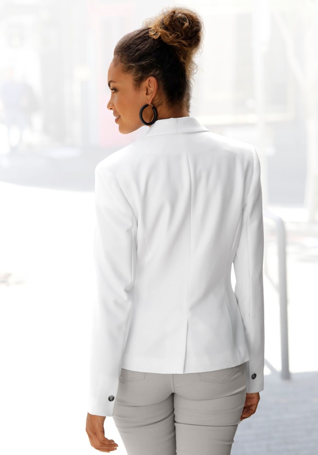 LASCANA Kurzblazer »in klassischer Form mit Reverskragen und Knopfverschluss« taillierter Damenblazer, Business-Look, Basic-Blazer, festlich-elegant