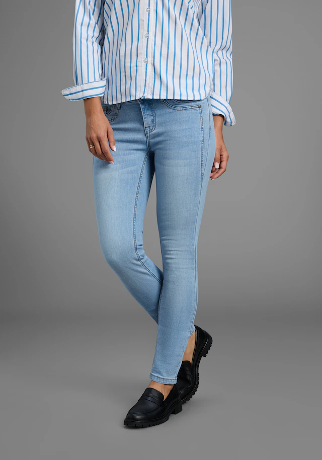 Arizona 5-Pocket-Jeans »mit Keileinsätzen« extra-enger Beinschnitt, niedrige Leibhöhe