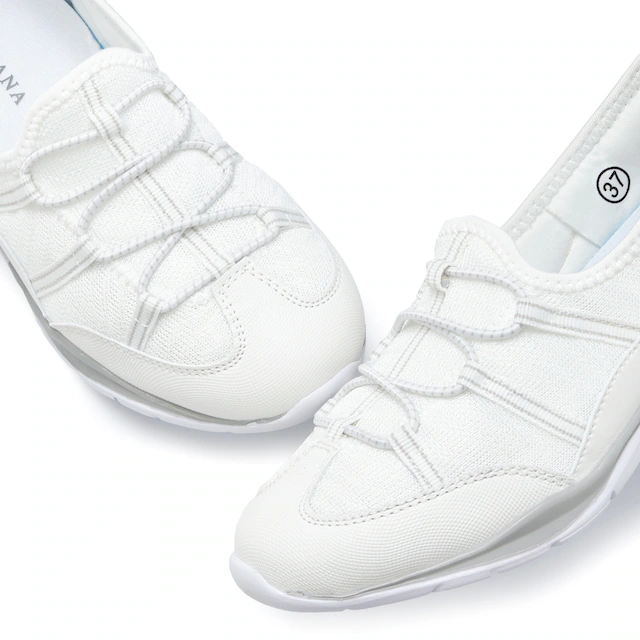 LASCANA Sneaker »Halbschuh, Freizeitschuh, Slipper, Slip-On-Sneaker,« zum Reinschlüpfen mit elastischen Schnürbändern VEGAN